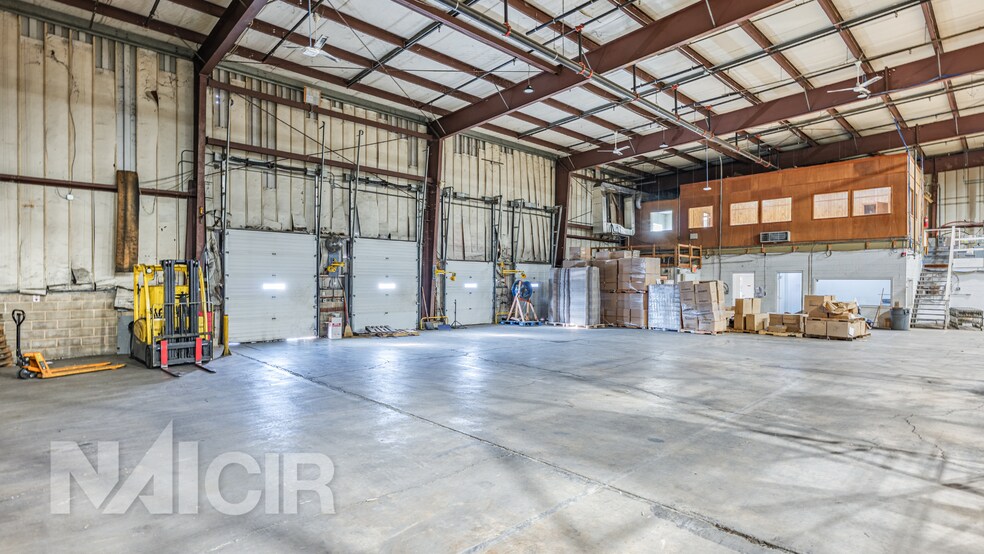 More Photos Of 3001 N 7th St, Harrisburg Warehouse For Lease