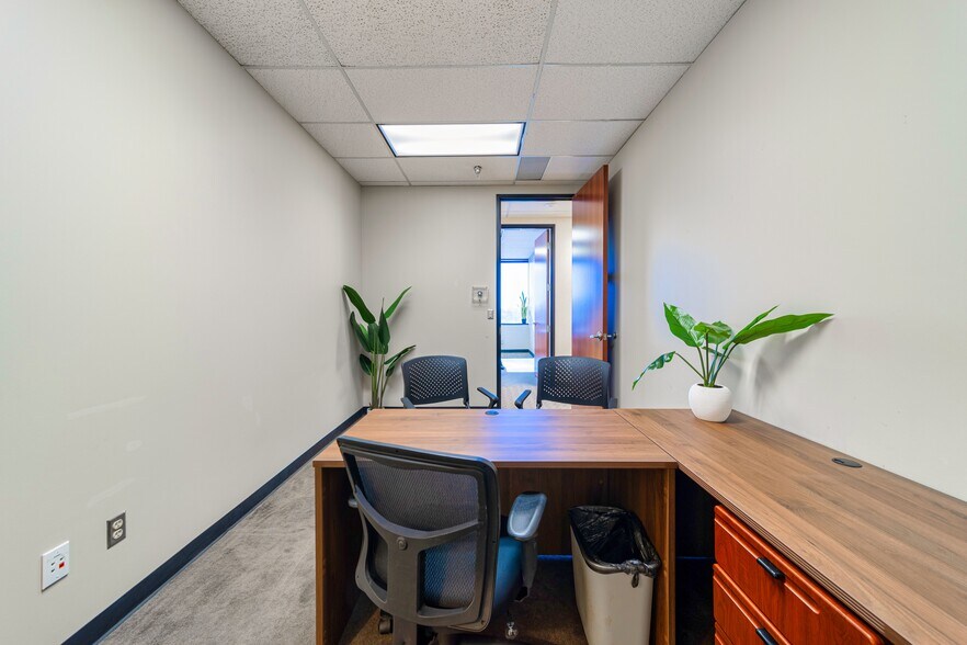 More Photos Of 1400 Preston Rd, Plano Coworking Space