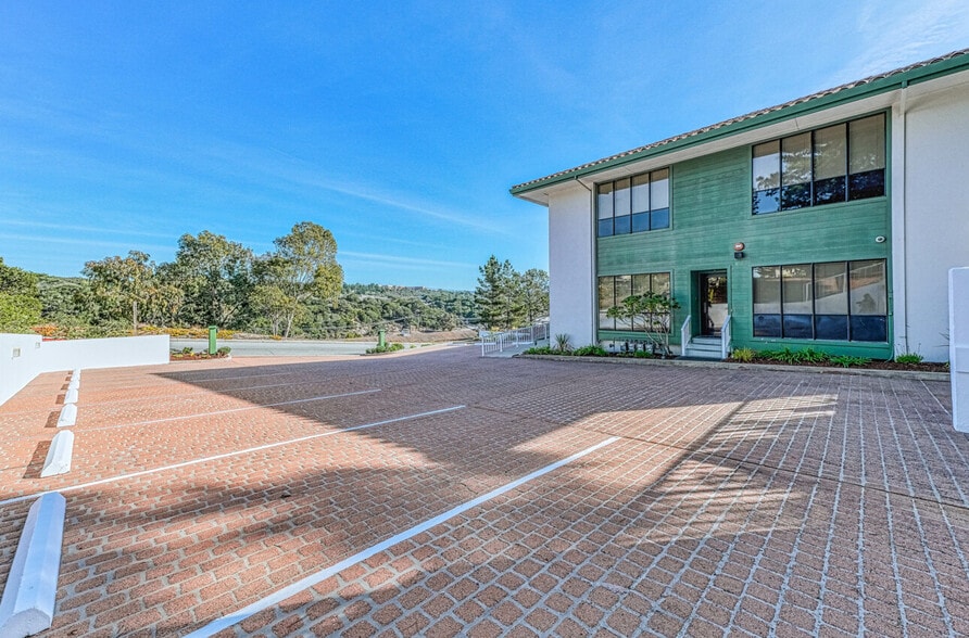 More Photos Of 120 Del Rey Gardens Dr, Del Rey Oaks Office For Sale