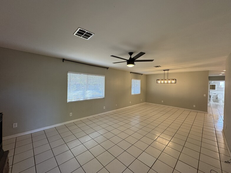 More Photos Of 2423 W Campbell Ave, Phoenix Warehouse For Sale