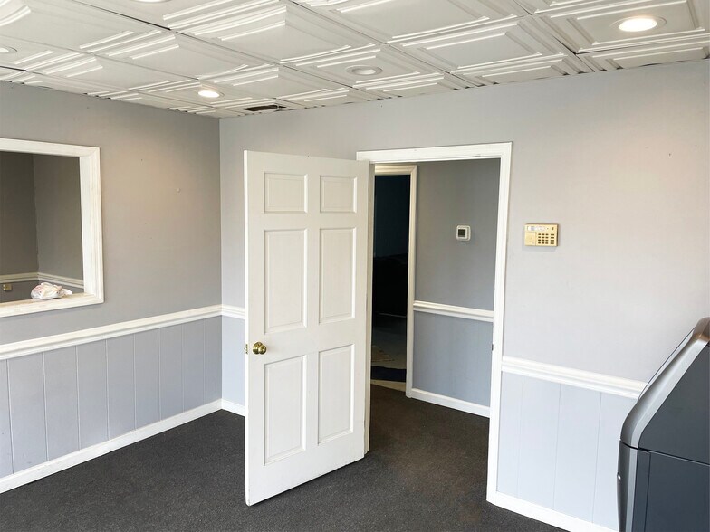More Photos Of 2765 Magnolia St, Orangeburg Flex For Sale