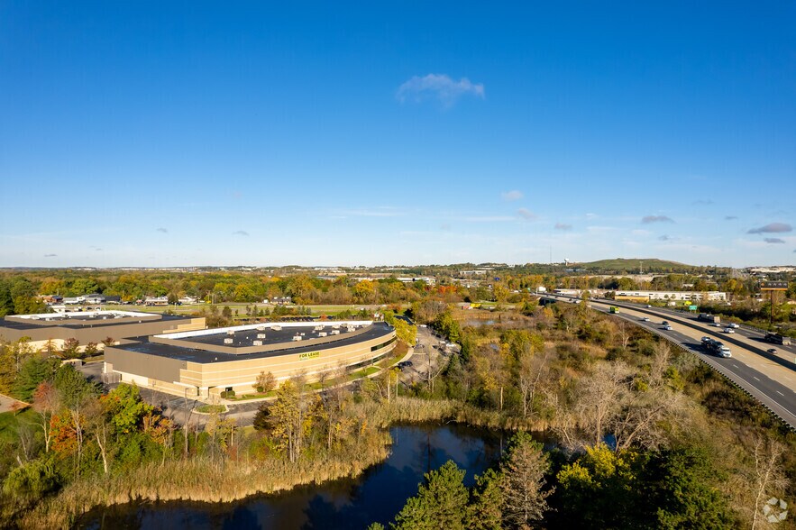 More Photos Of 2650 N Opdyke Rd, Auburn Hills Service For Lease