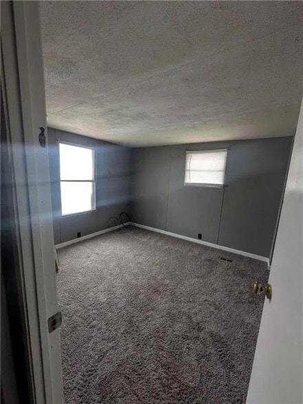 More Photos Of 812 Elm St, Henrietta Manufactured Housing Mobile Home Park For Sale