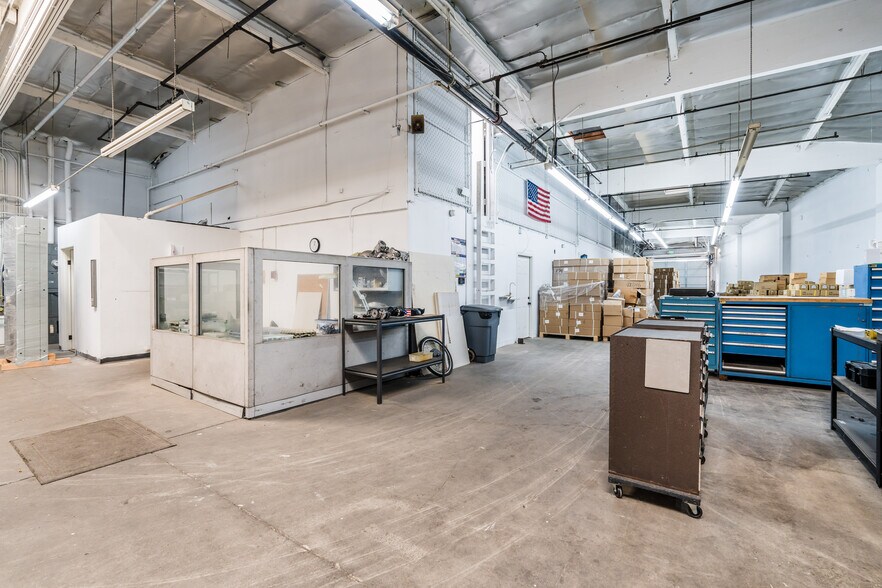 More Photos Of 19603 Figueroa St, Carson Warehouse For Lease