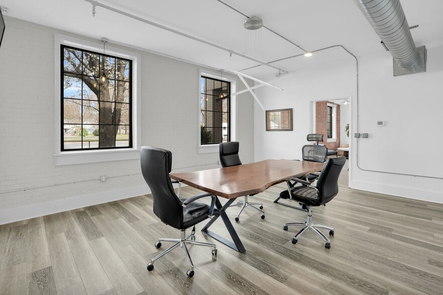 More Photos Of 1109 E Ozark Ave, Gastonia Warehouse For Lease