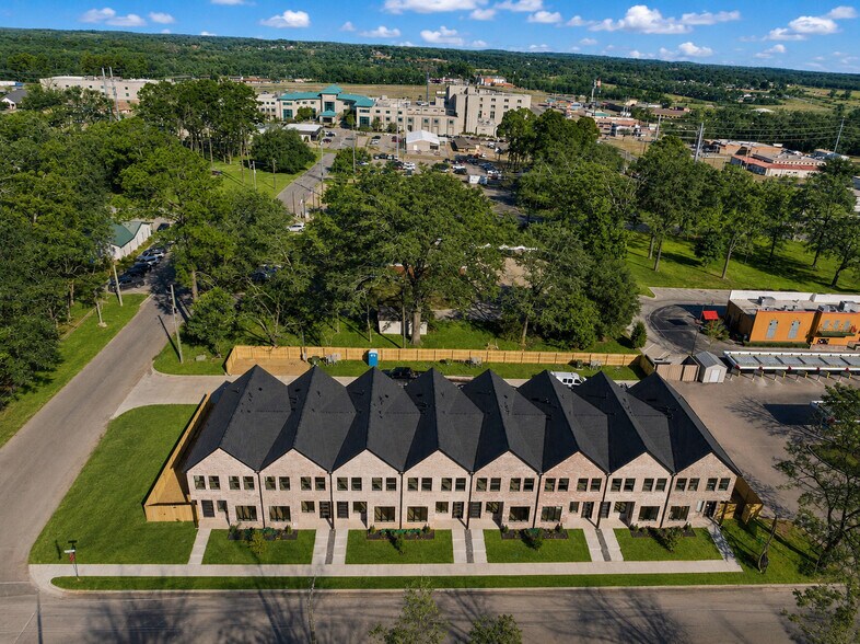 More Photos Of 196 W 17th St, Mount Pleasant Apartments For Sale