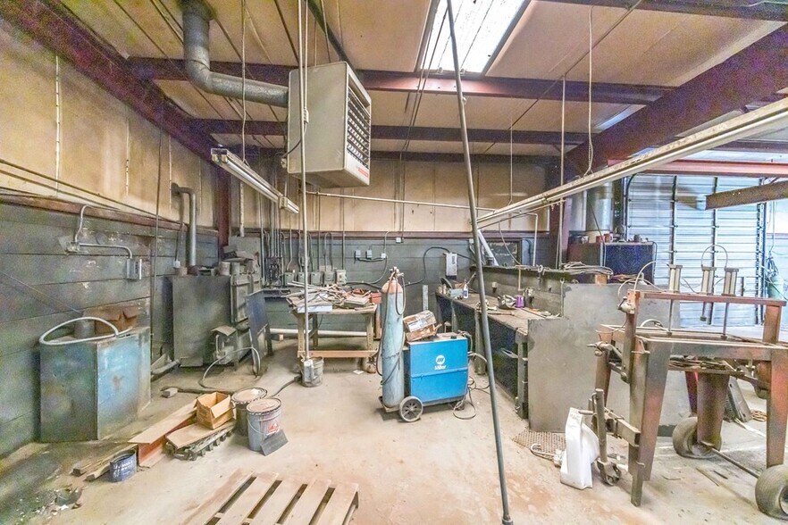 More Photos Of 1617 Benning Dr, Columbus Warehouse For Sale