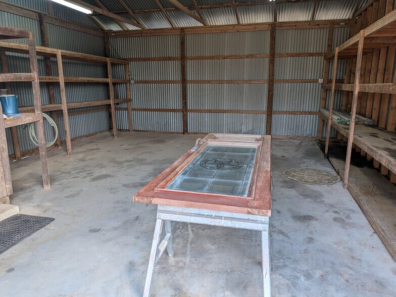 More Photos Of 2110 W Hwy 290, Dripping Springs General Retail For Lease