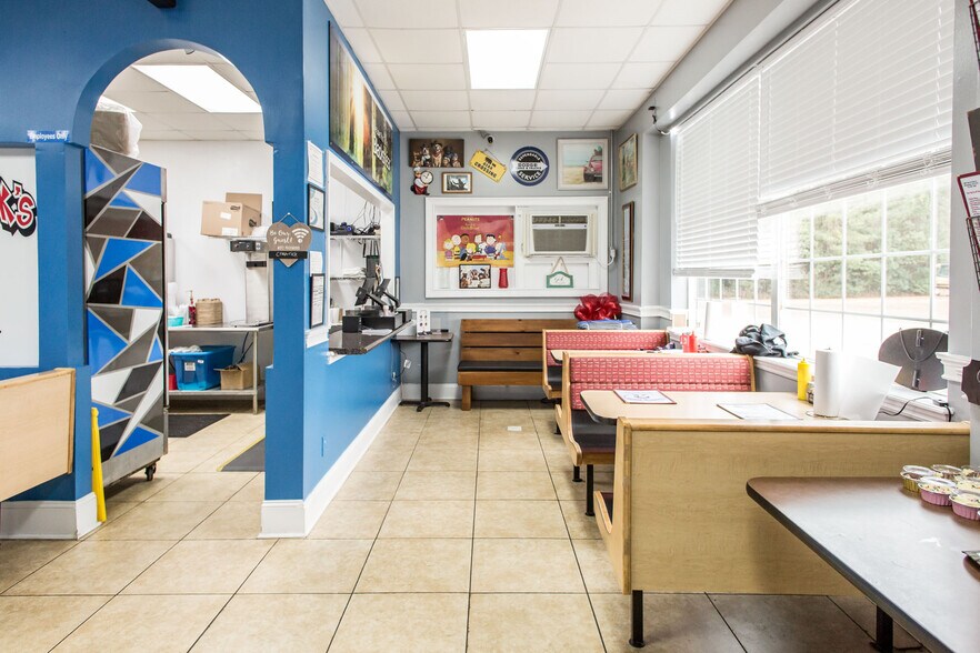 More Photos Of 3005 US Highway 84, Blackshear Storefront For Sale