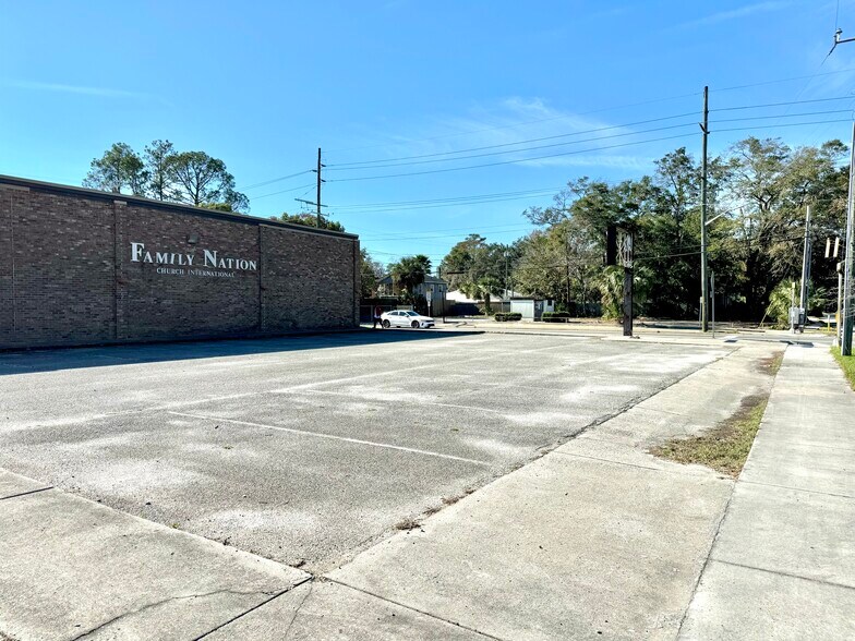 More Photos Of 802 Pennsylvania Ave, Savannah General Retail For Sale