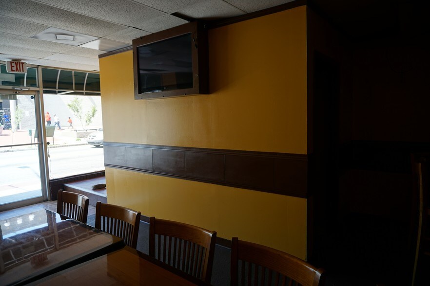 More Photos Of 840 Ralph David Abernathy Blvd SW, Atlanta Storefront For Lease