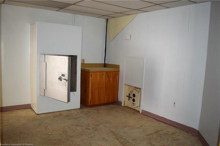 More Photos Of 2 W Main St, Avon Park Office Residential For Sale