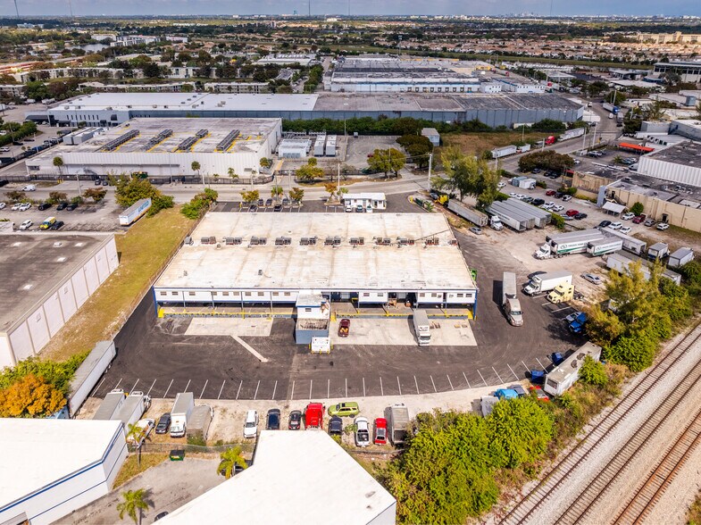 More Photos Of 500 NE 185th St, Miami Refrigeration Cold Storage For Lease