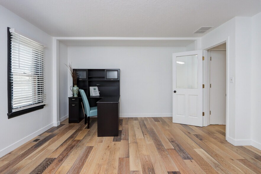 More Photos Of 208 S Curtis Rd, Boise Office For Sale