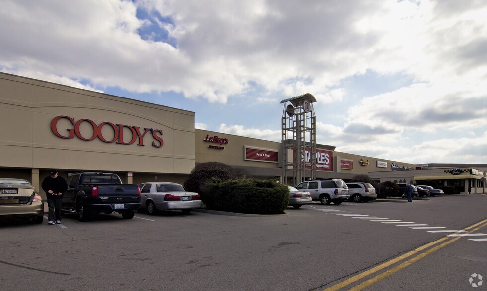 More Photos Of 6801 Dixie Hwy, Louisville Storefront For Lease