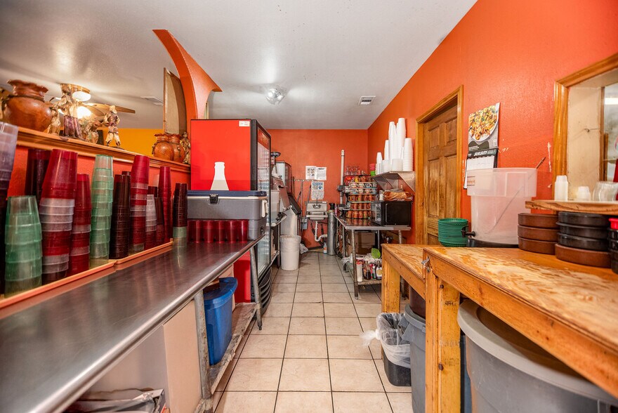 More Photos Of 421 N Virginia St, Port Lavaca Restaurant For Sale