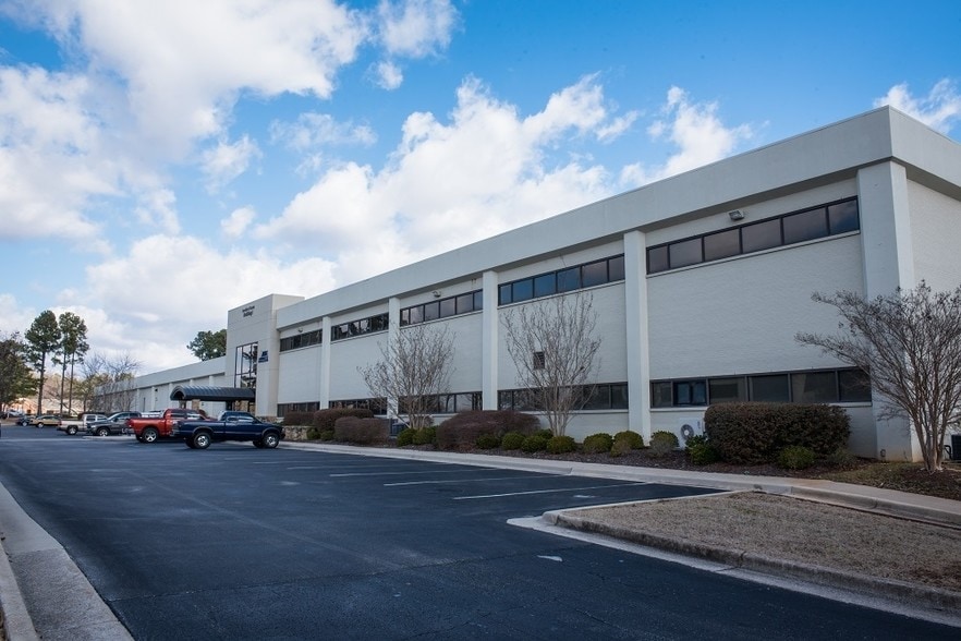 More Photos Of 5025 Bradford Dr, Huntsville Unknown For Lease