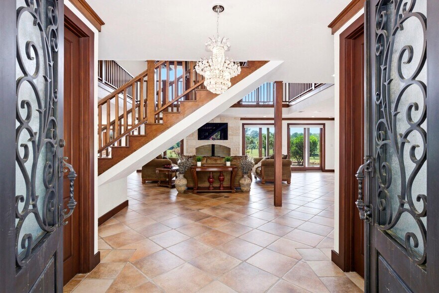 More Photos Of 43 Pool Rd, Richards Specialty For Sale