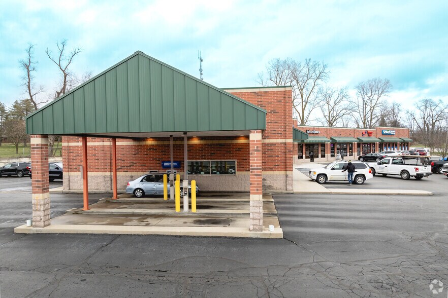 More Photos Of 1325 N Main St, Adrian Unknown For Lease