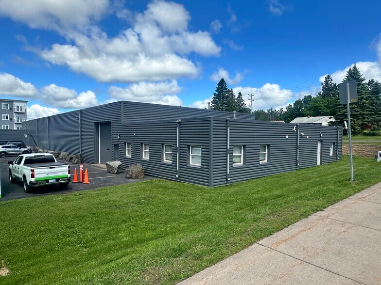 More Photos Of 1202 Maple Grove Rd, Duluth Warehouse For Lease
