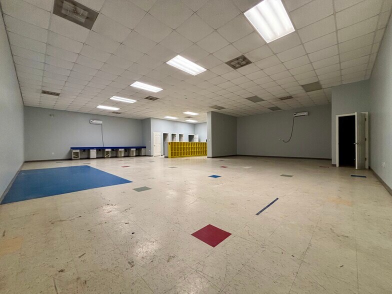 More Photos Of 1141 Brazosport Blvd N, Richwood Daycare Center For Lease