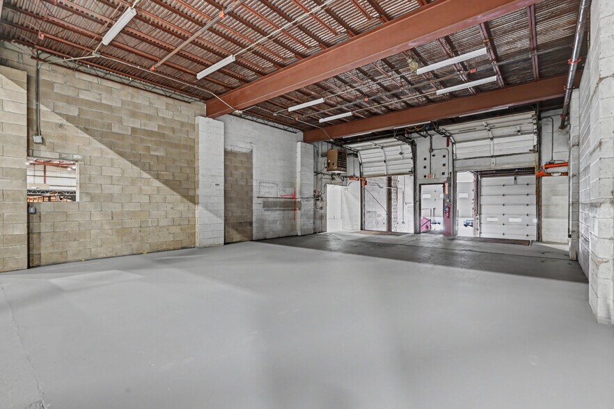 More Photos Of 11-25 Harding St, Middletown Warehouse For Sale