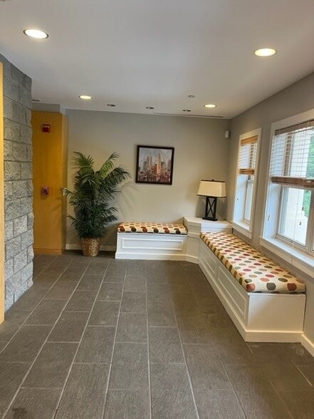 More Photos Of 6339 Ten Oaks Rd, Clarksville Office For Sale