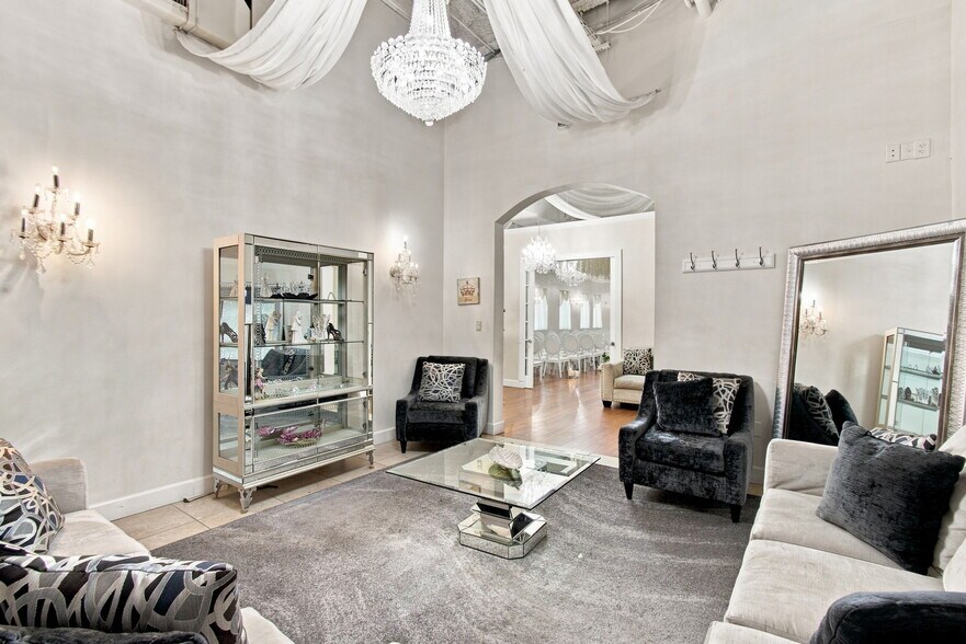 More Photos Of 7065 Westpointe Blvd, Orlando Medical For Sale