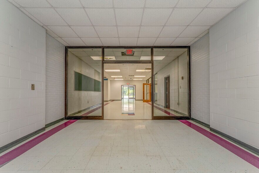 More Photos Of 13 Rome Rd SW, Cave Spring Office For Sale