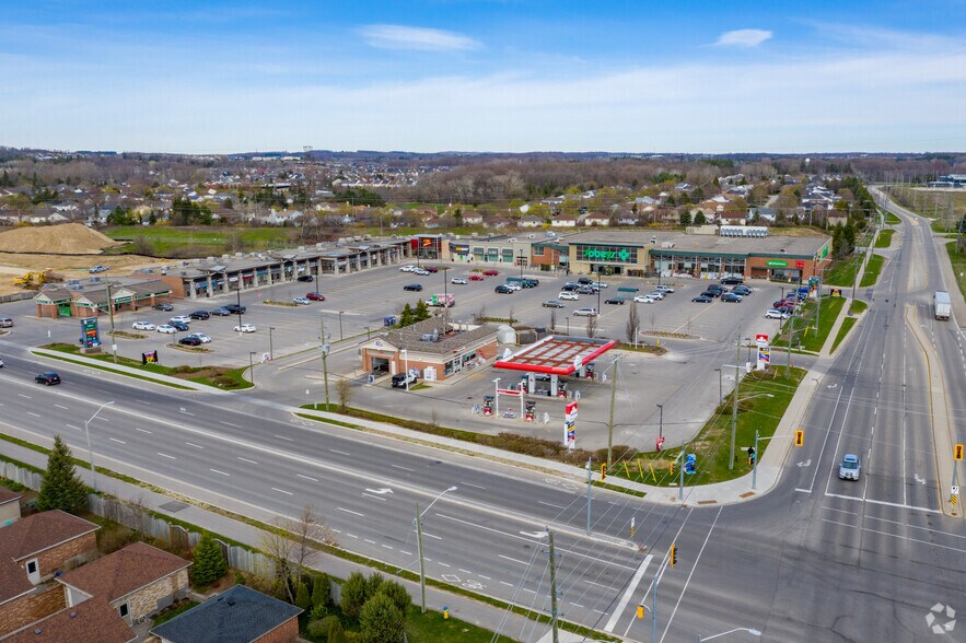 More Photos Of 450 Columbia St W, Waterloo Storefront For Lease