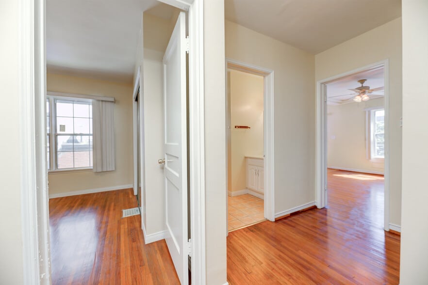 More Photos Of 913 S Wilton Pl, Los Angeles Apartments For Sale
