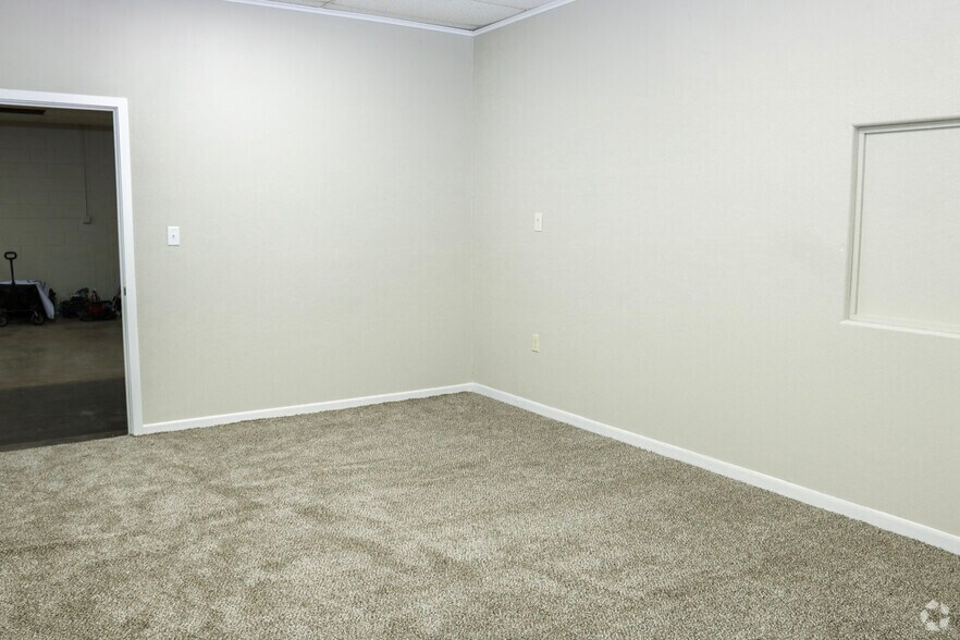 More Photos Of 201 N Winfree St, Dayton Office For Sale