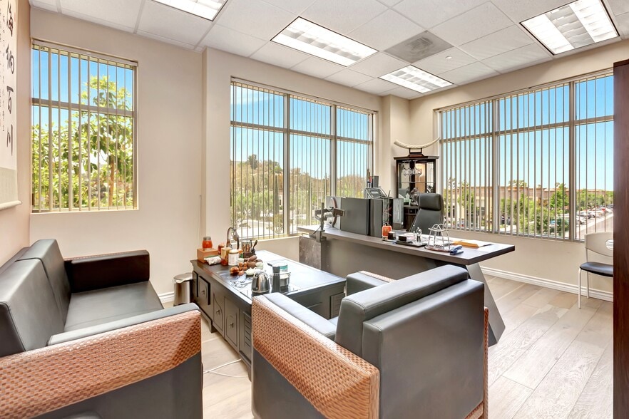 More Photos Of 26501 Rancho Pky S, Lake Forest Medical For Sale