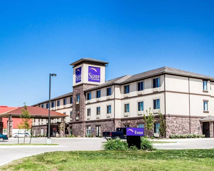 Primary Photo Of 4530 W White Ave, Blackwell Hotel For Sale