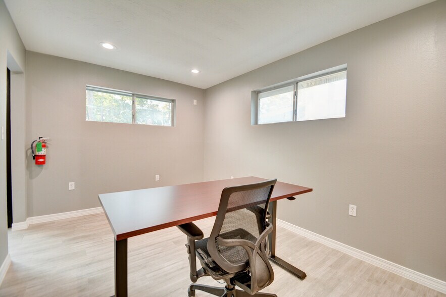 More Photos Of 26615 Oak Ridge Dr, The Woodlands Office For Lease