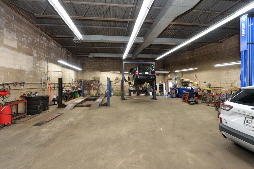 More Photos Of 20 Franklin Tpke, Mahwah Industrial For Lease