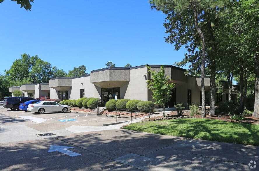 More Photos Of 1110 Kingwood Dr, Kingwood Office For Sale