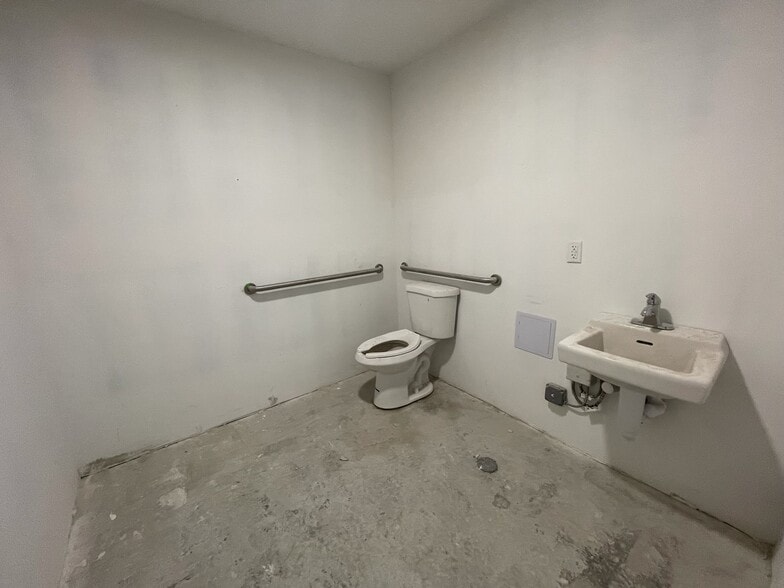 More Photos Of 136-18 Maple Ave, Flushing Apartments For Sale