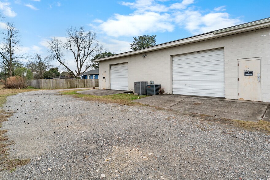 More Photos Of 1306 Heidt Ave, Savannah Office For Sale