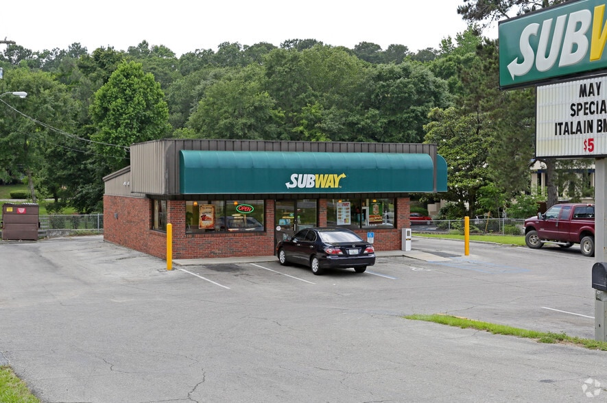 Primary Photo Of 2540 N Monroe St, Tallahassee Fast Food For Lease