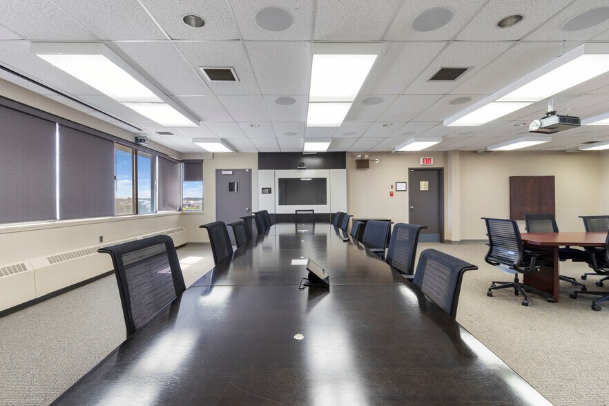 More Photos Of 5516 Industrial Rd, Rocky Rapids Office For Lease