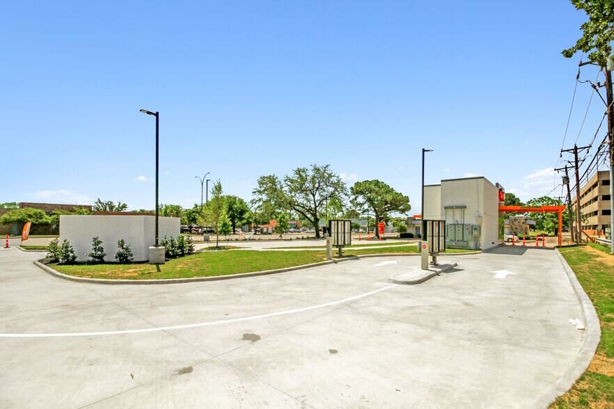 More Photos Of 938 N Cooper St, Arlington Restaurant For Lease