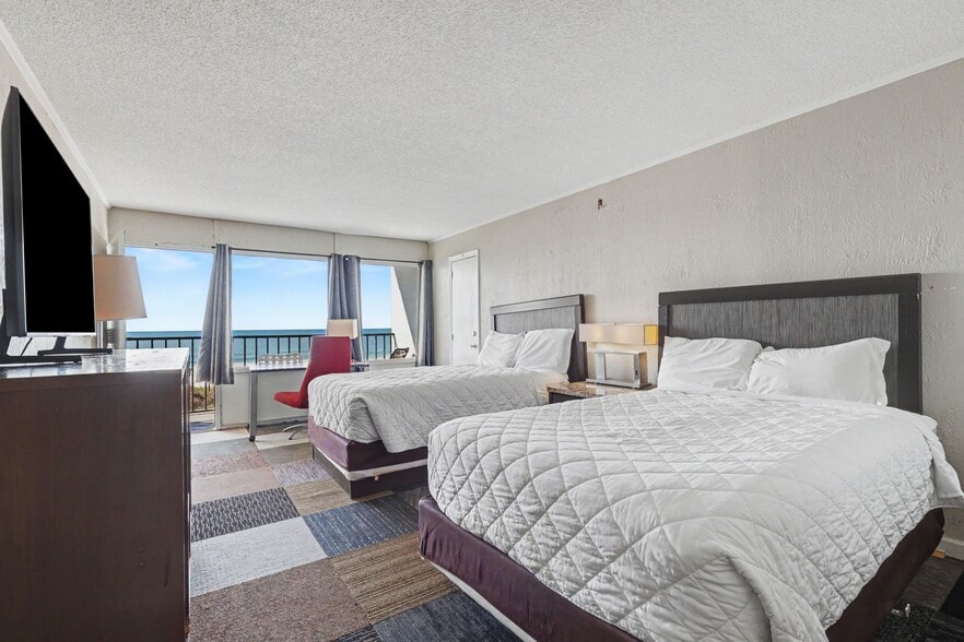 More Photos Of 1415 S Ocean Blvd, North Myrtle Beach Hotel For Sale