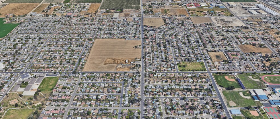 More Photos Of 907 N West St, Tulare Land For Sale