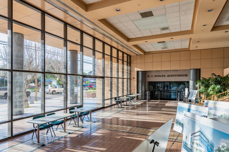 More Photos Of 625 N Grand Ave, Santa Ana Office For Sale