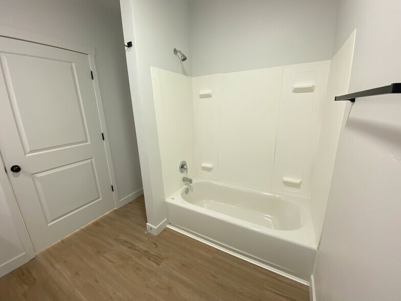 More Photos Of 404 E 5600 S, Salt Lake City Apartments For Sale
