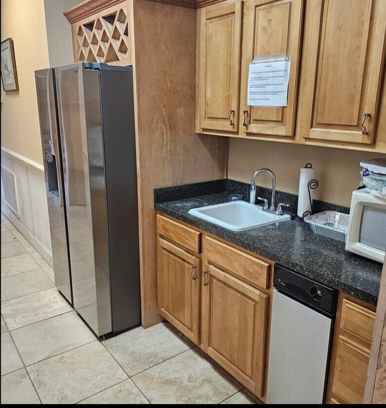 More Photos Of 905 Biscayne Blvd, Deland Airplane Hangar For Lease