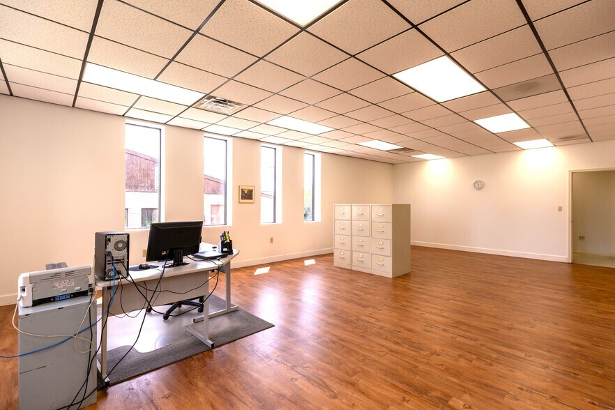 More Photos Of 5982 E Molloy Rd, Mattydale Medical For Sale