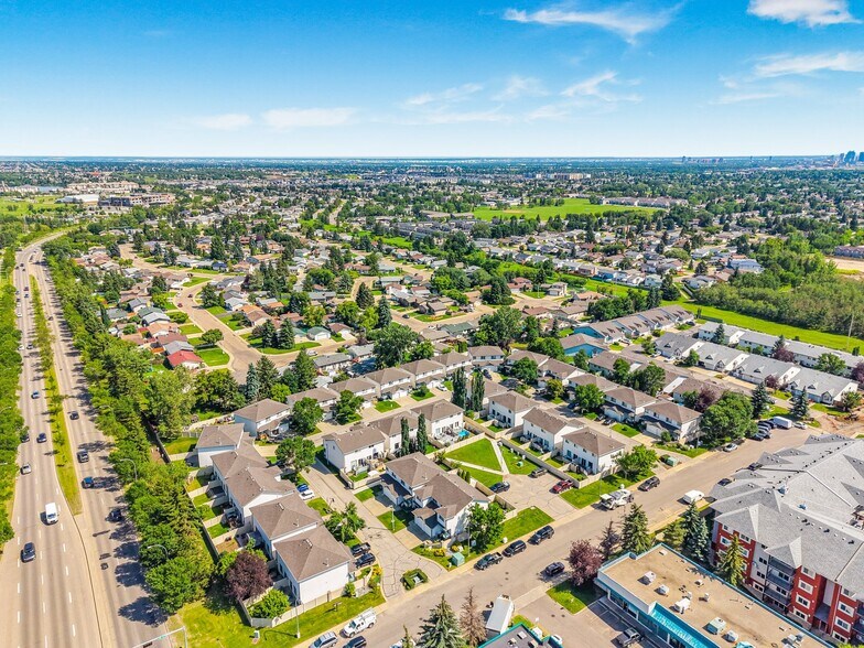More Photos Of 12618 152 Av NW, Edmonton Daycare Center For Lease