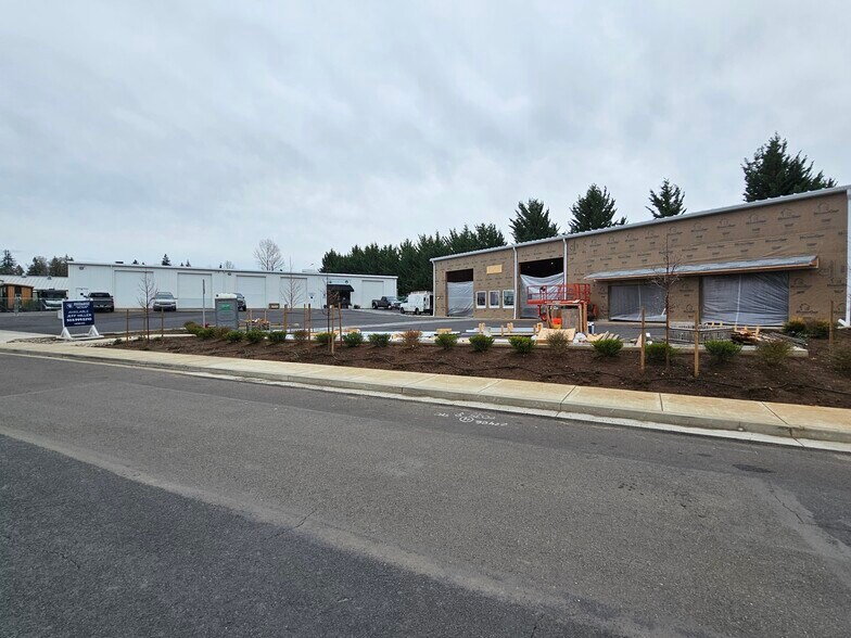 More Photos Of 827 Railway Ave, Silverton Warehouse For Lease